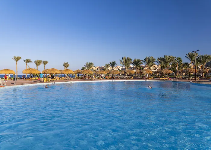 Resort Three Corners Sea